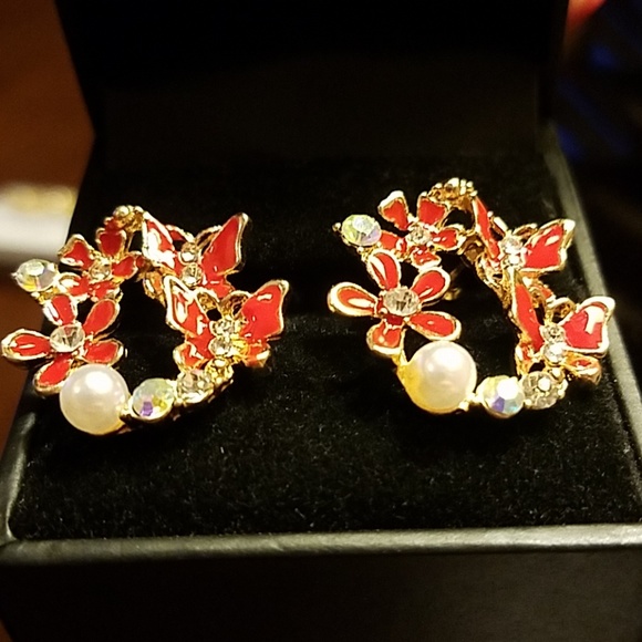 NWT D'Bello Red with Gold-tone Earrings - Picture 2 of 4